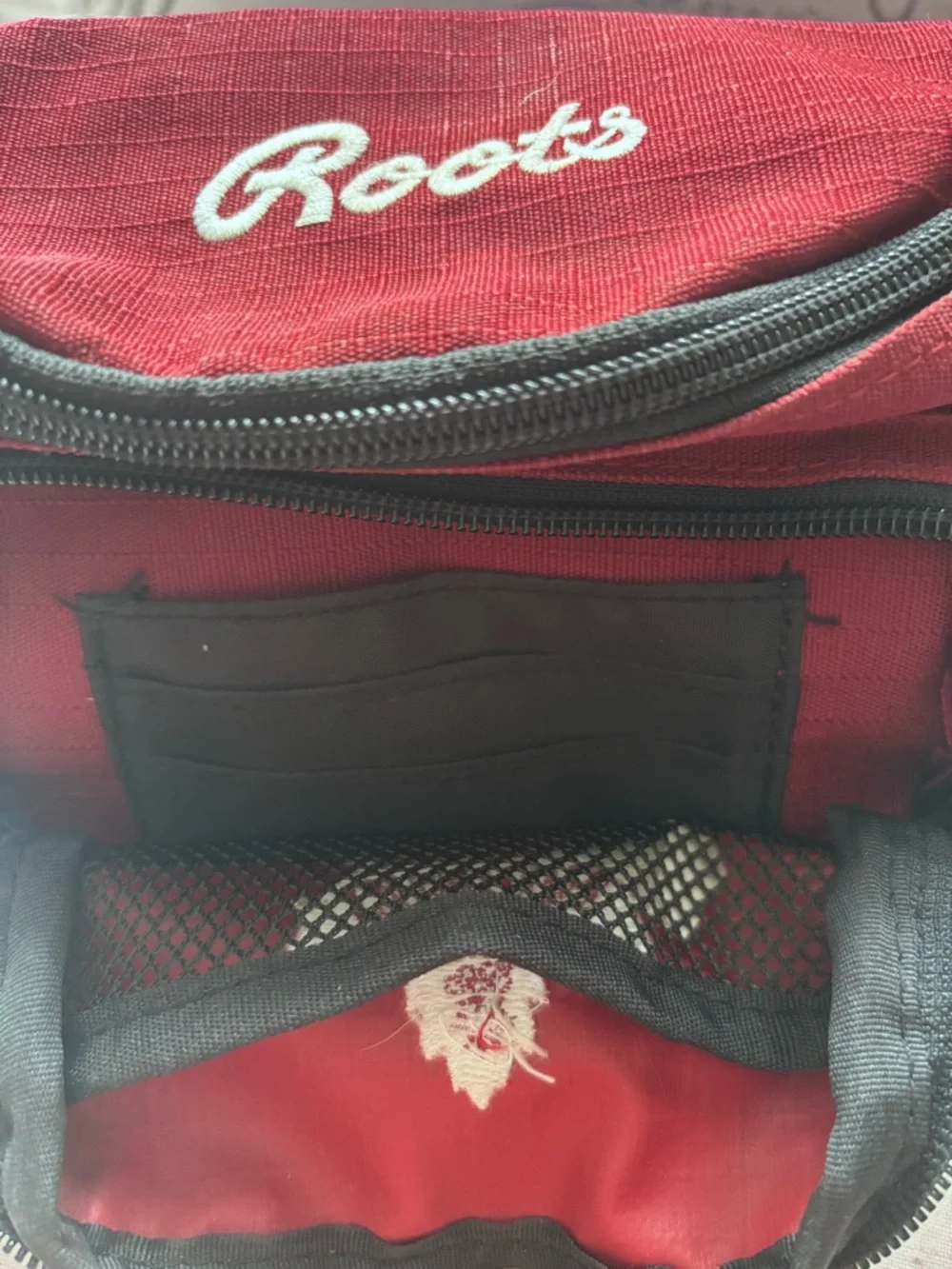 Roots Canada 2002 Logo Belt Bag
(Salt Lake City Olympics) 🇨🇦 - Picture 6 of 7